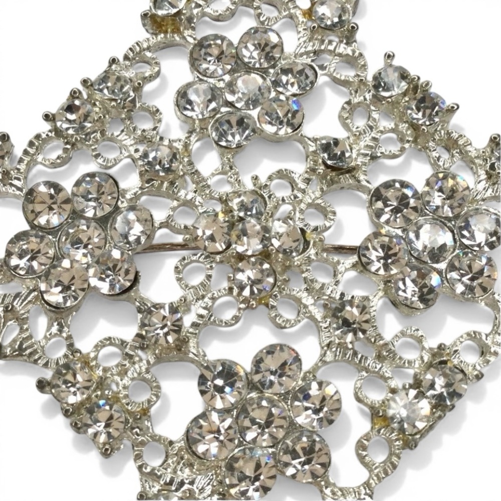 Large 1960s Silver Filigree Rhinestone Brooch • Floral Lace Design - Picture 7 of 12